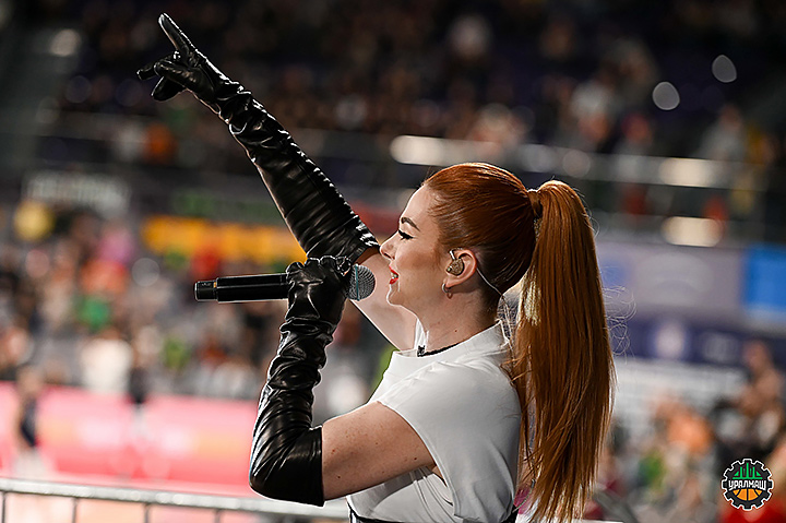 Лена Катина